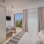 A'more - Seafront Retreat Willa Trogir