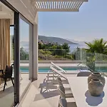 Willa A'more - Seafront Retreat