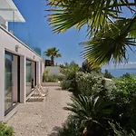 A'more - Seafront Retreat Trogir