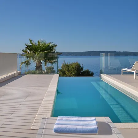 A'more - Seafront Retreat Villa Trogir