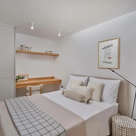 A'more - Seafront Retreat * 트로기르