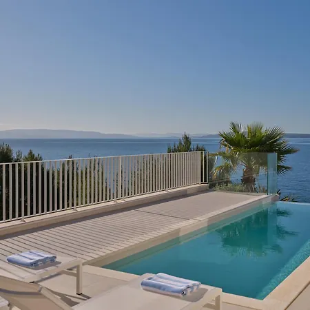 빌라 A'more - Seafront Retreat 트로기르
