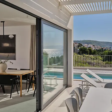 Villa A'more - Seafront Retreat Trogir