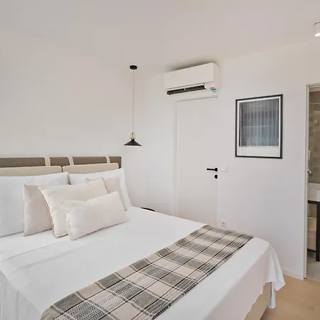 Villa A'more - Seafront Retreat *