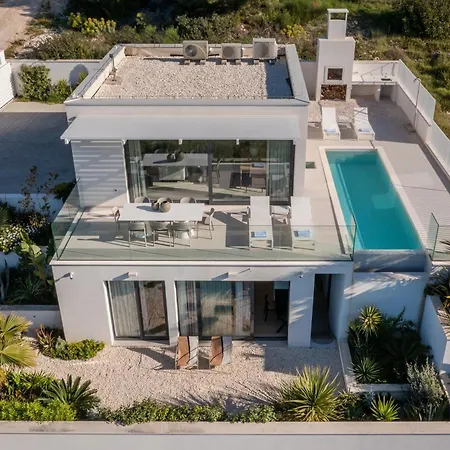 Willa A'more - Seafront Retreat *