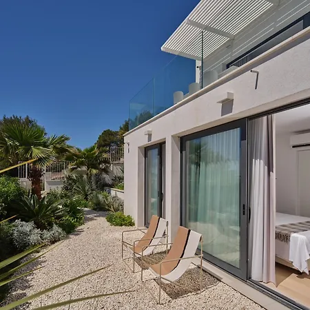 Willa A'more - Seafront Retreat