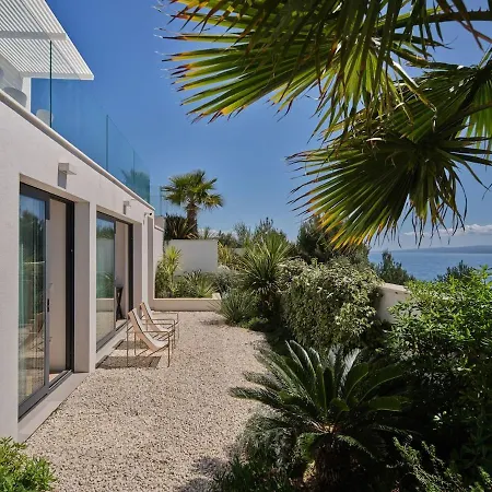 A'more - Seafront Retreat Trogir