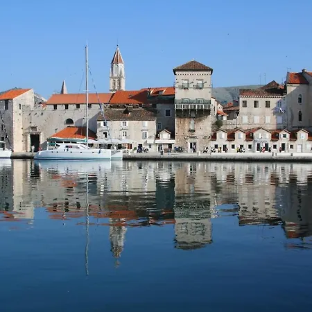 A'more - Seafront Retreat Trogir