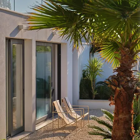 Villa A'more - Seafront Retreat *