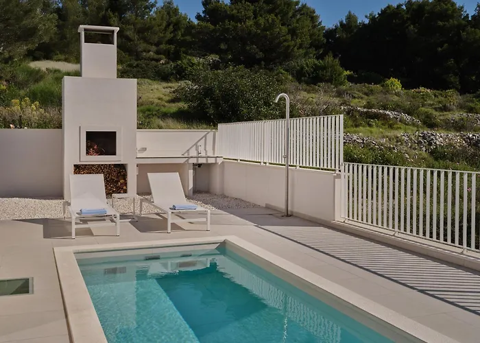 Villa A'more - Seafront Retreat