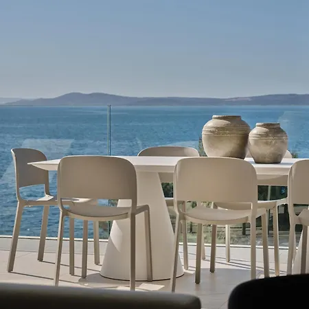 别墅 A'more - Seafront Retreat 特罗吉尔
