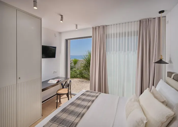 A'more - Seafront Retreat Villa Trogir
