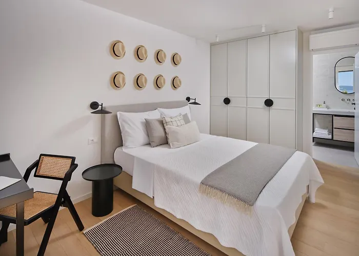 Villa A'more - Seafront Retreat
